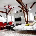 In The Attic Unikatowe Apartmenty By Stayly Апартаменты